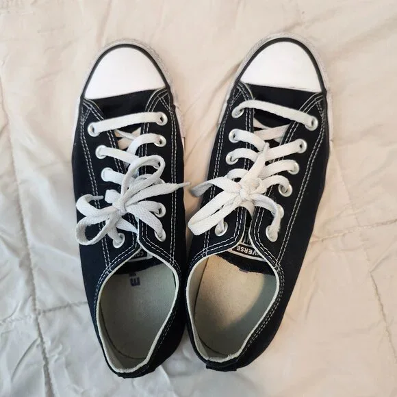 Converse - Picture 1 of 3
